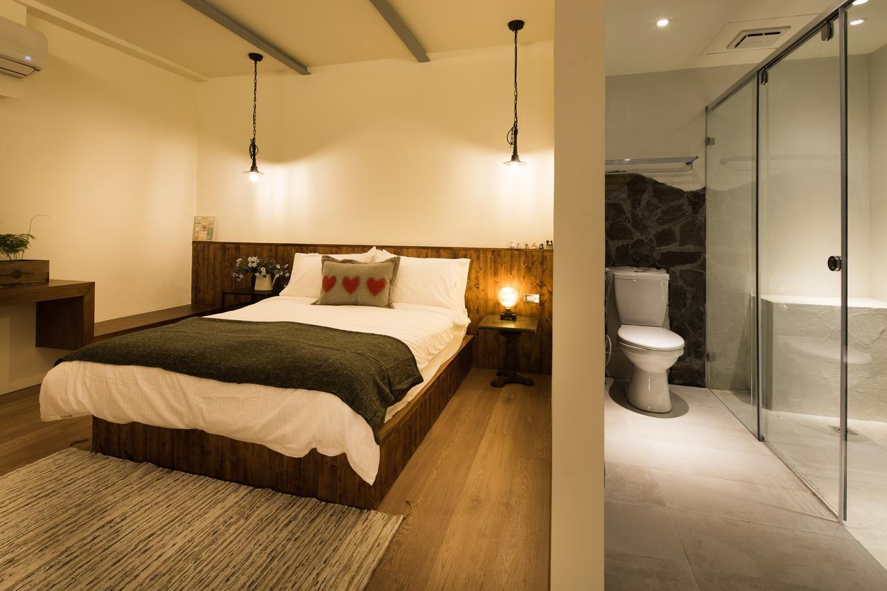 Haku Beach Days Inn Nam Loan Ngoại thất bức ảnh